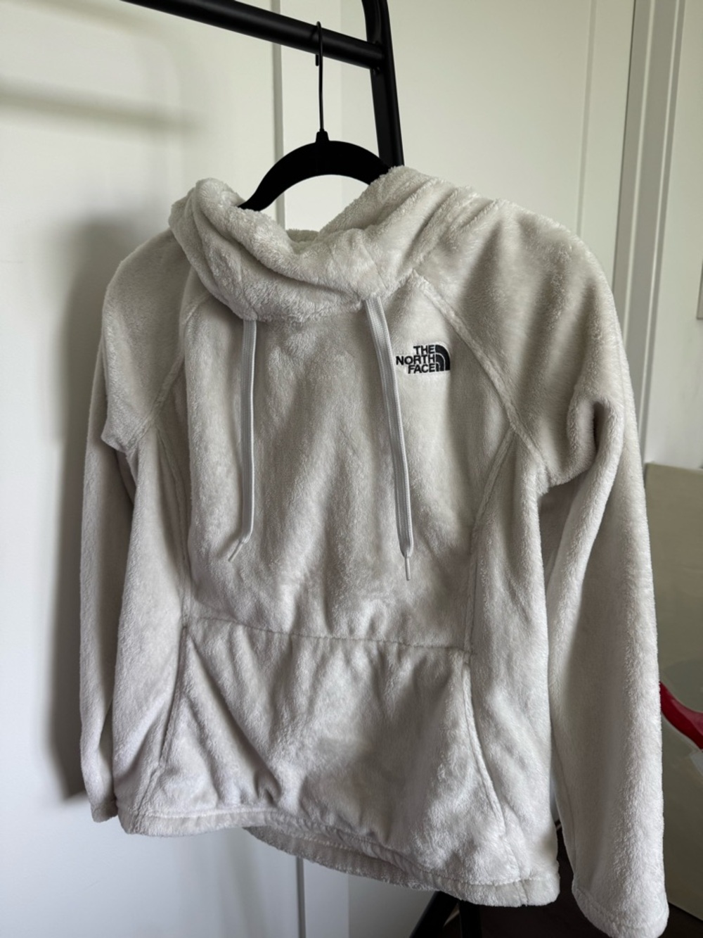 North Face Cream White Fleece Sweatshirt Cozy Outdoor Classic